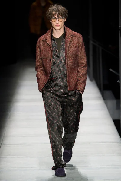 Look 45